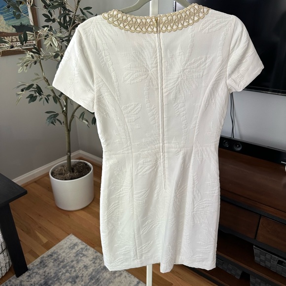 Lilly Pulitzer. White and gold embroidered NWT dress. Size 2 - Picture 5 of 6